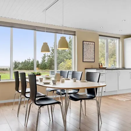 Luchia - 200m To The Fjord By Interhome