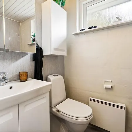 Luchia - 200m To The Fjord By Interhome Feriehus *