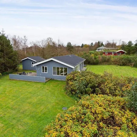 Luchia - 200m To The Fjord By Interhome *
